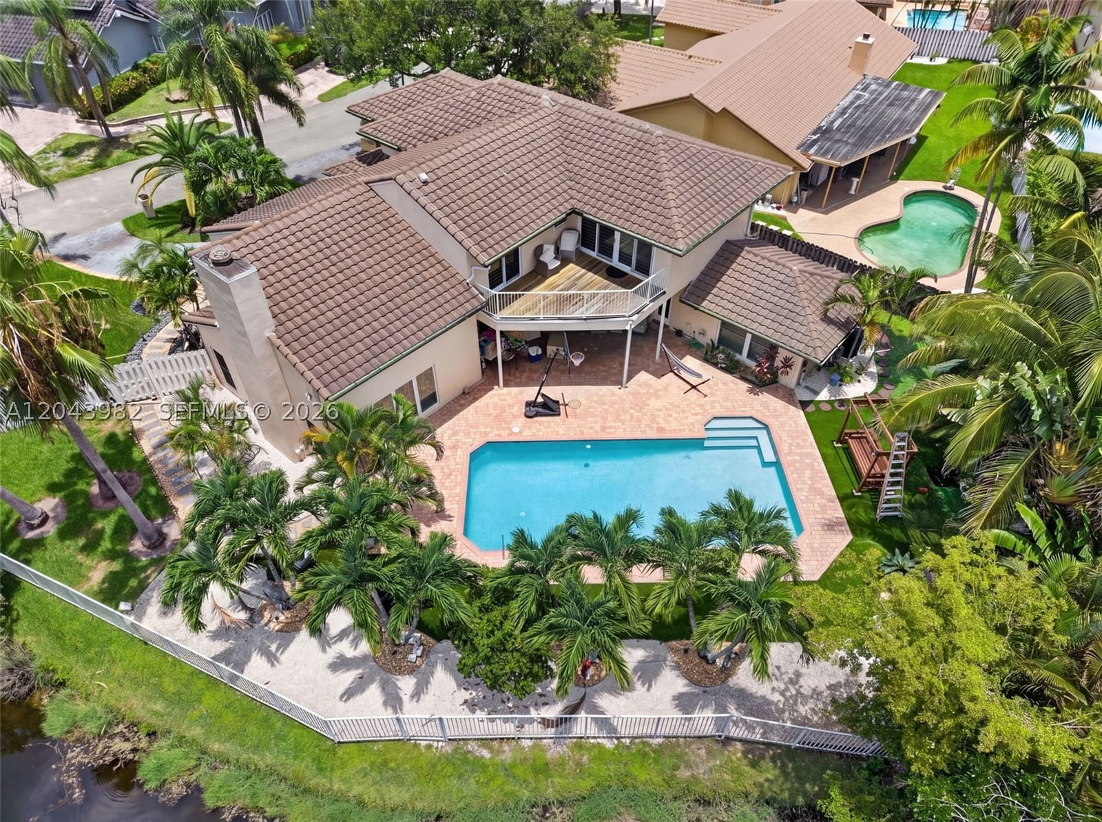 Real estate property located at 962 93rd Ter, Broward, Jacaranda Villas, Plantation, FL