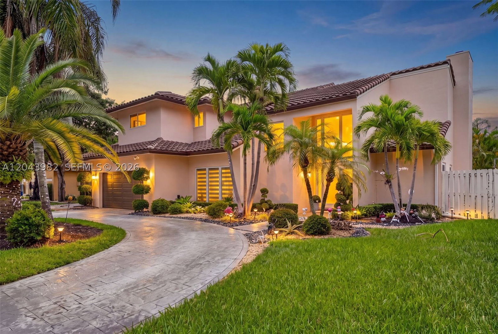 Real estate property located at 962 93rd Ter, Broward, Jacaranda Villas, Plantation, FL