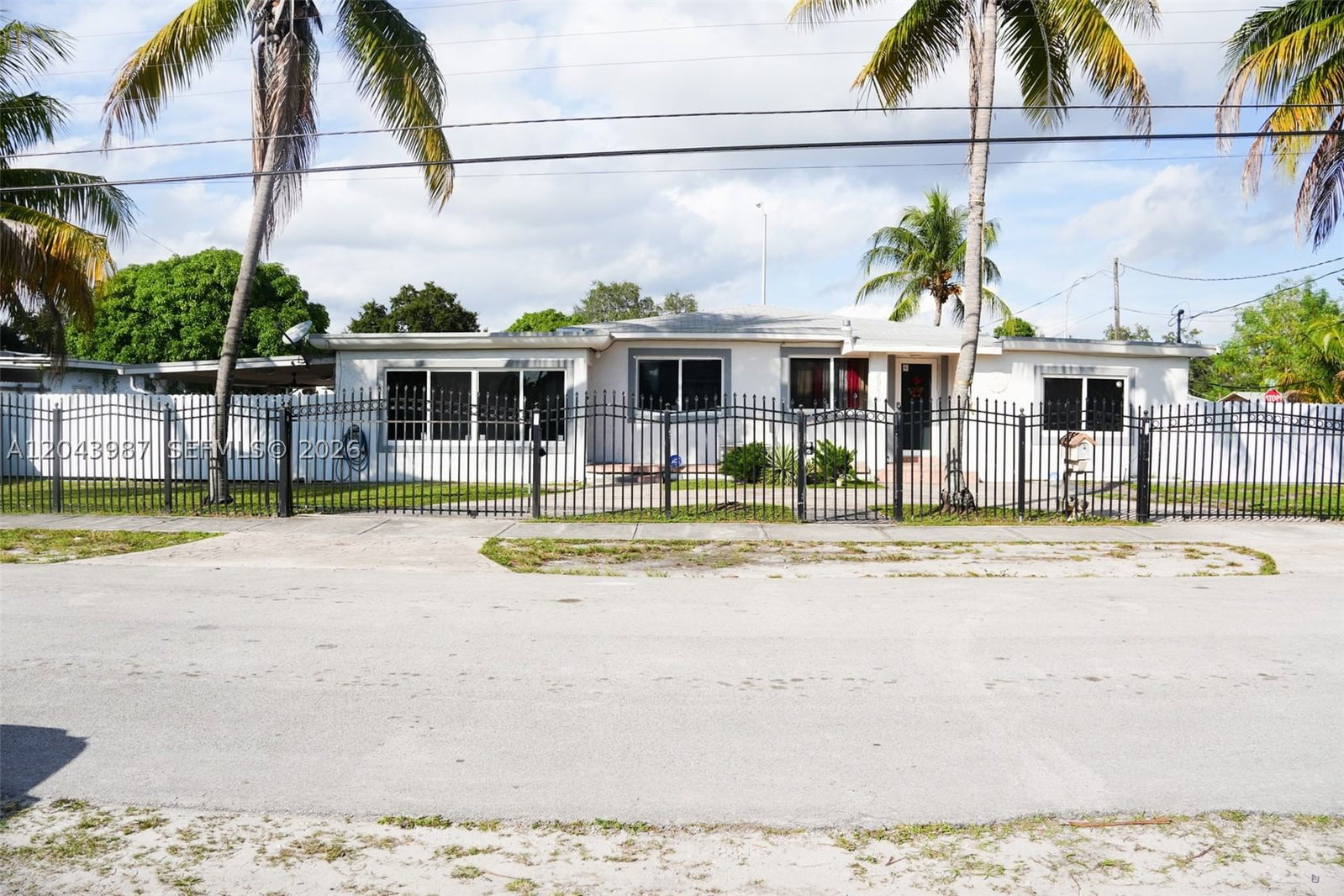 Real estate property located at 2955 102nd St, Miami-dade, The Tropics Amd, Miami, FL