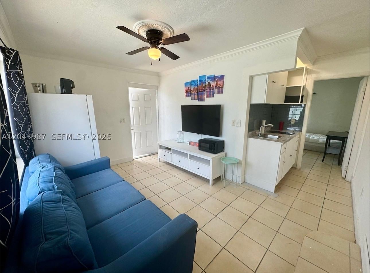 Real estate property located at 2955 102nd St, Miami-dade, The Tropics Amd, Miami, FL