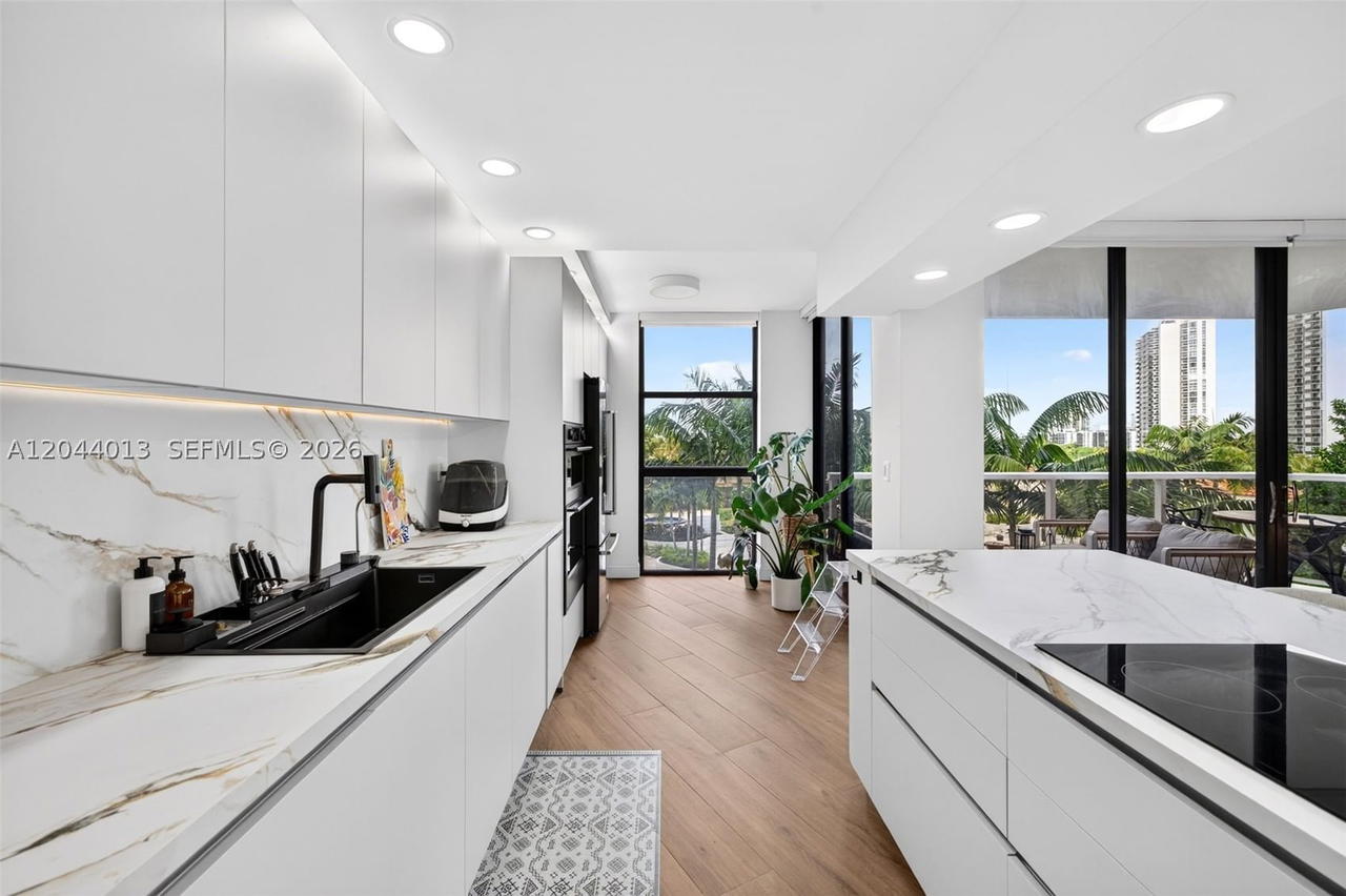 Real estate property located at 20281 Country Club Dr #407, Miami-dade, Hamptons West Condo, Aventura, FL