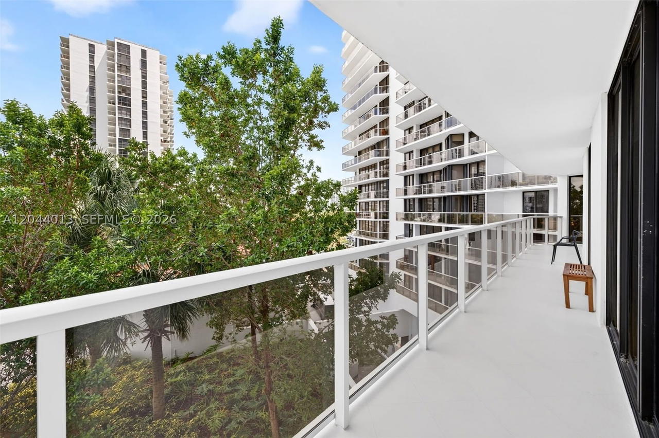 Real estate property located at 20281 Country Club Dr #407, Miami-dade, Hamptons West Condo, Aventura, FL