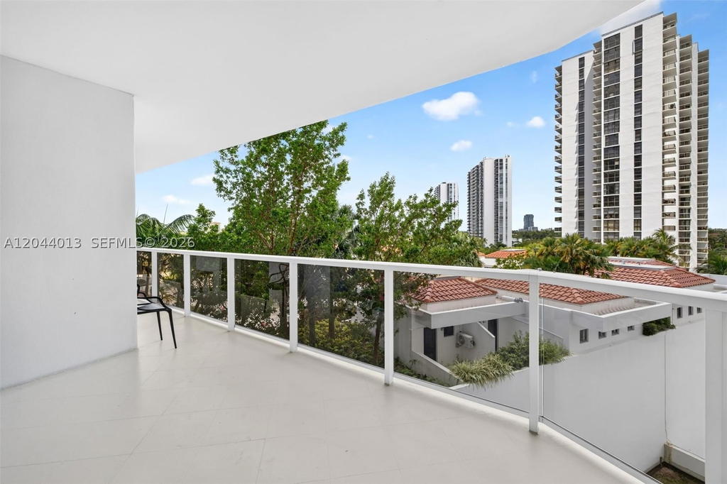 Real estate property located at 20281 Country Club Dr #407, Miami-dade, Hamptons West Condo, Aventura, FL
