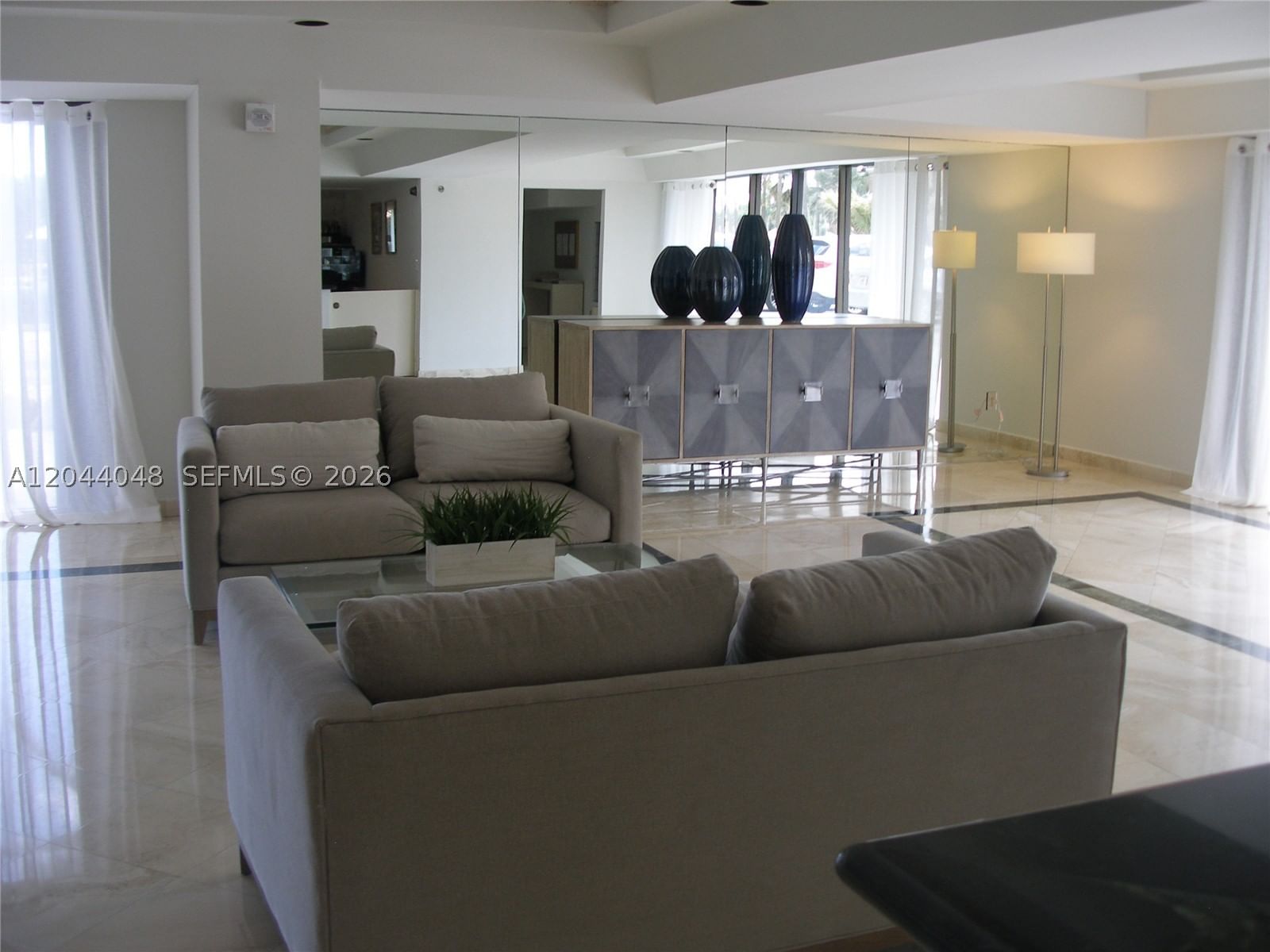 Real estate property located at 2625 Collins Ave #1805, Miami-dade, Oceanfront Plaza Condo, Miami Beach, FL