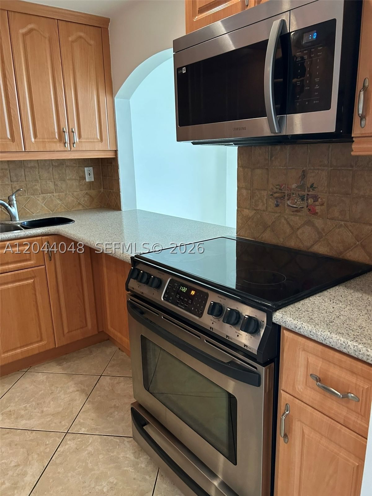 Real estate property located at 2625 Collins Ave #1805, Miami-dade, Oceanfront Plaza Condo, Miami Beach, FL