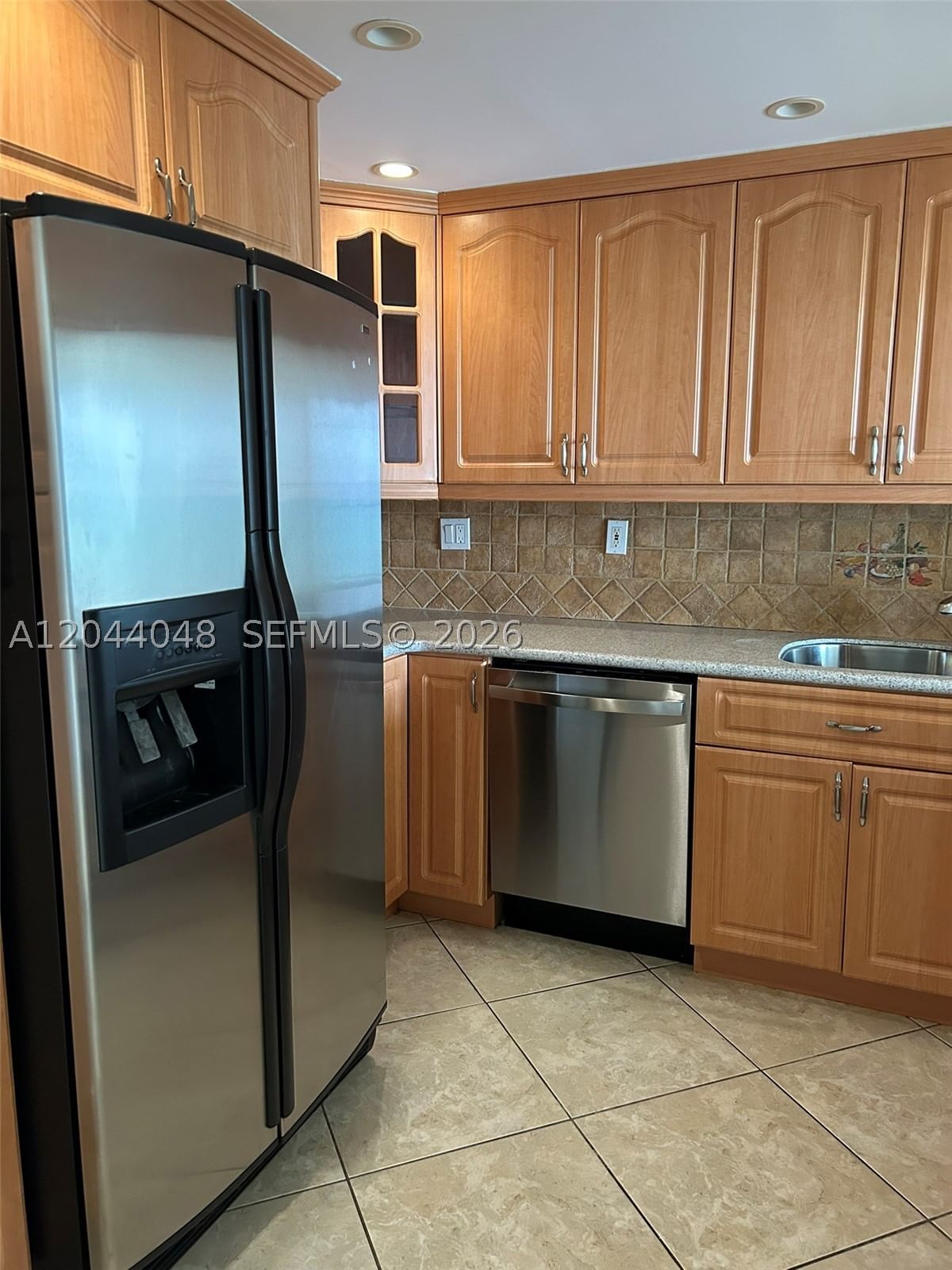 Real estate property located at 2625 Collins Ave #1805, Miami-dade, Oceanfront Plaza Condo, Miami Beach, FL