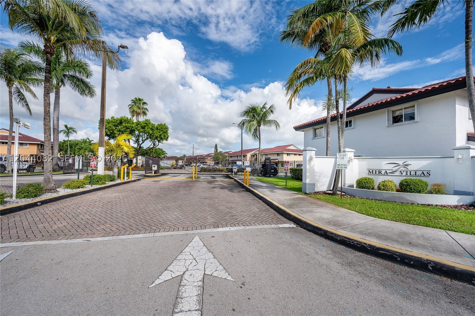 Real estate property located at 550 82nd Ct #383, Miami-dade, Mira Villas Condo, Miami, FL