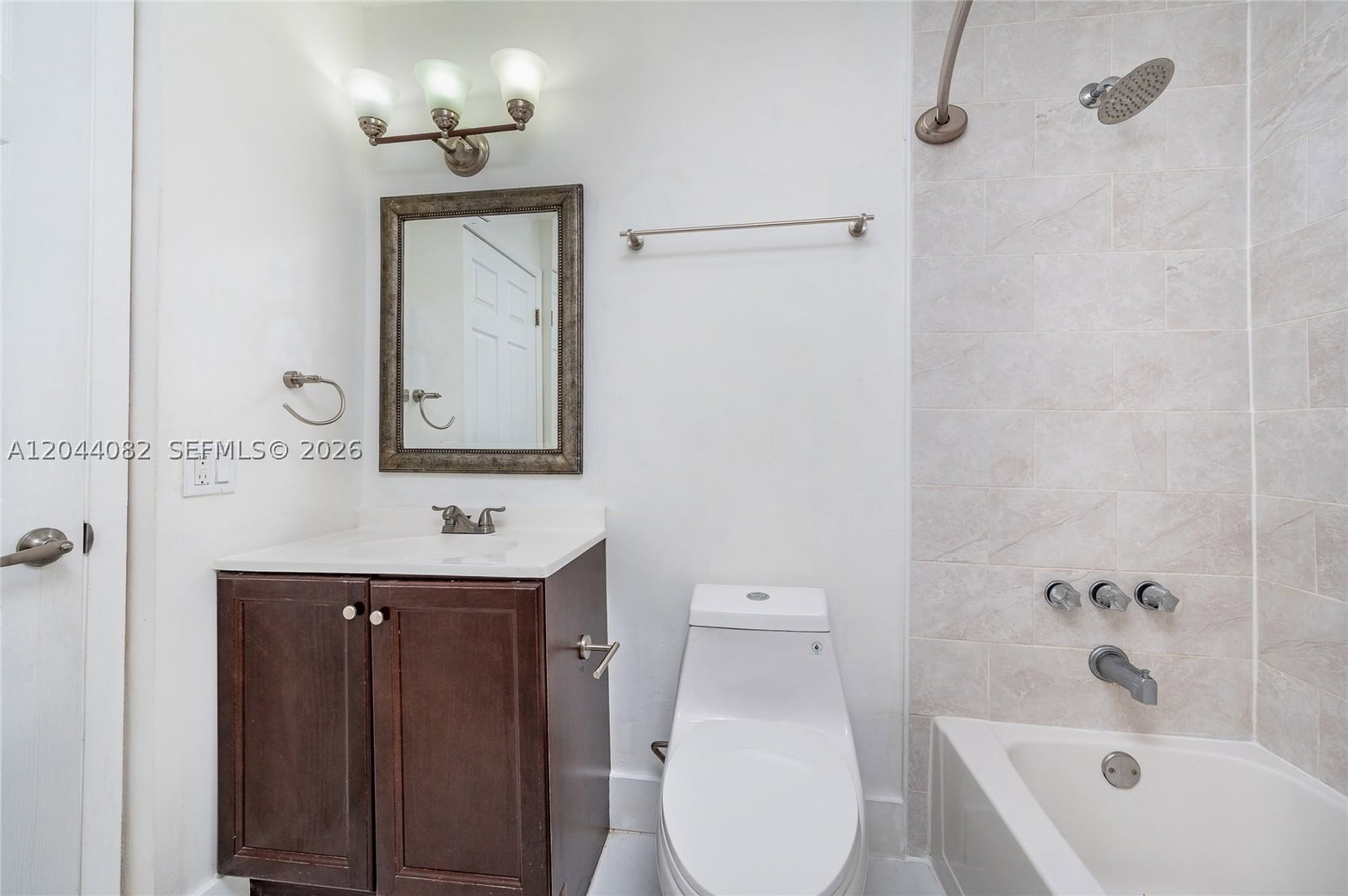 Real estate property located at 550 82nd Ct #383, Miami-dade, Mira Villas Condo, Miami, FL