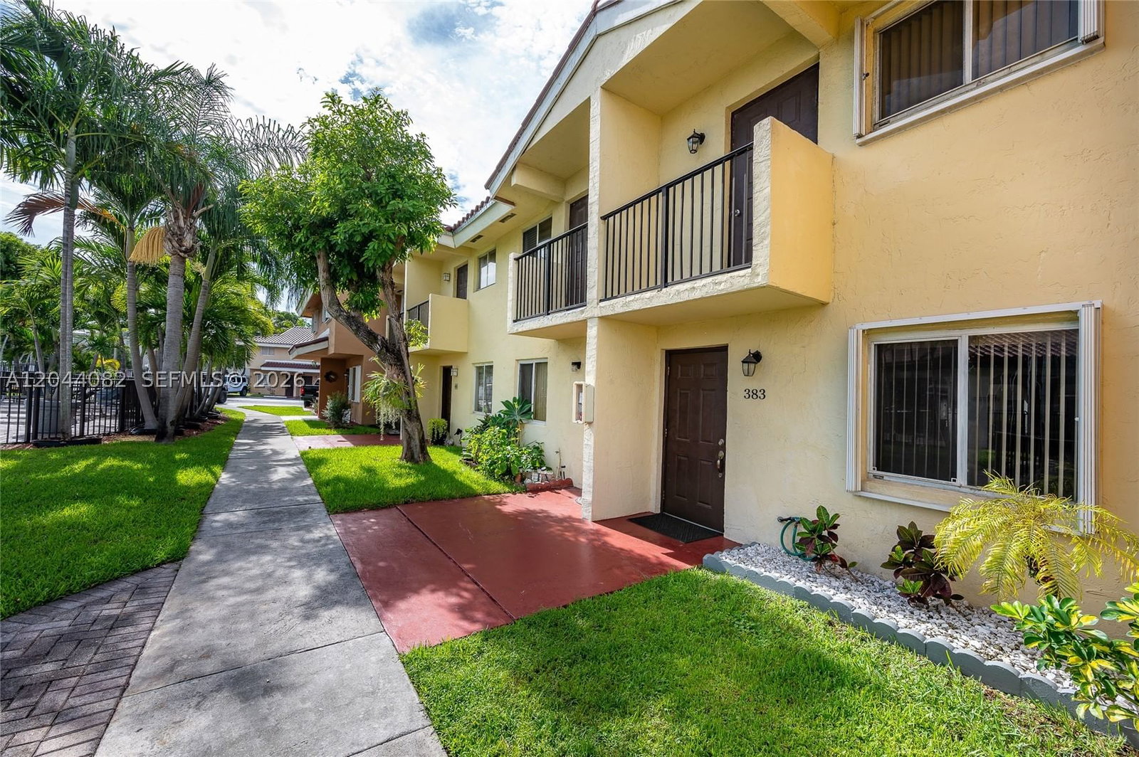 Real estate property located at 550 82nd Ct #383, Miami-dade, Mira Villas Condo, Miami, FL