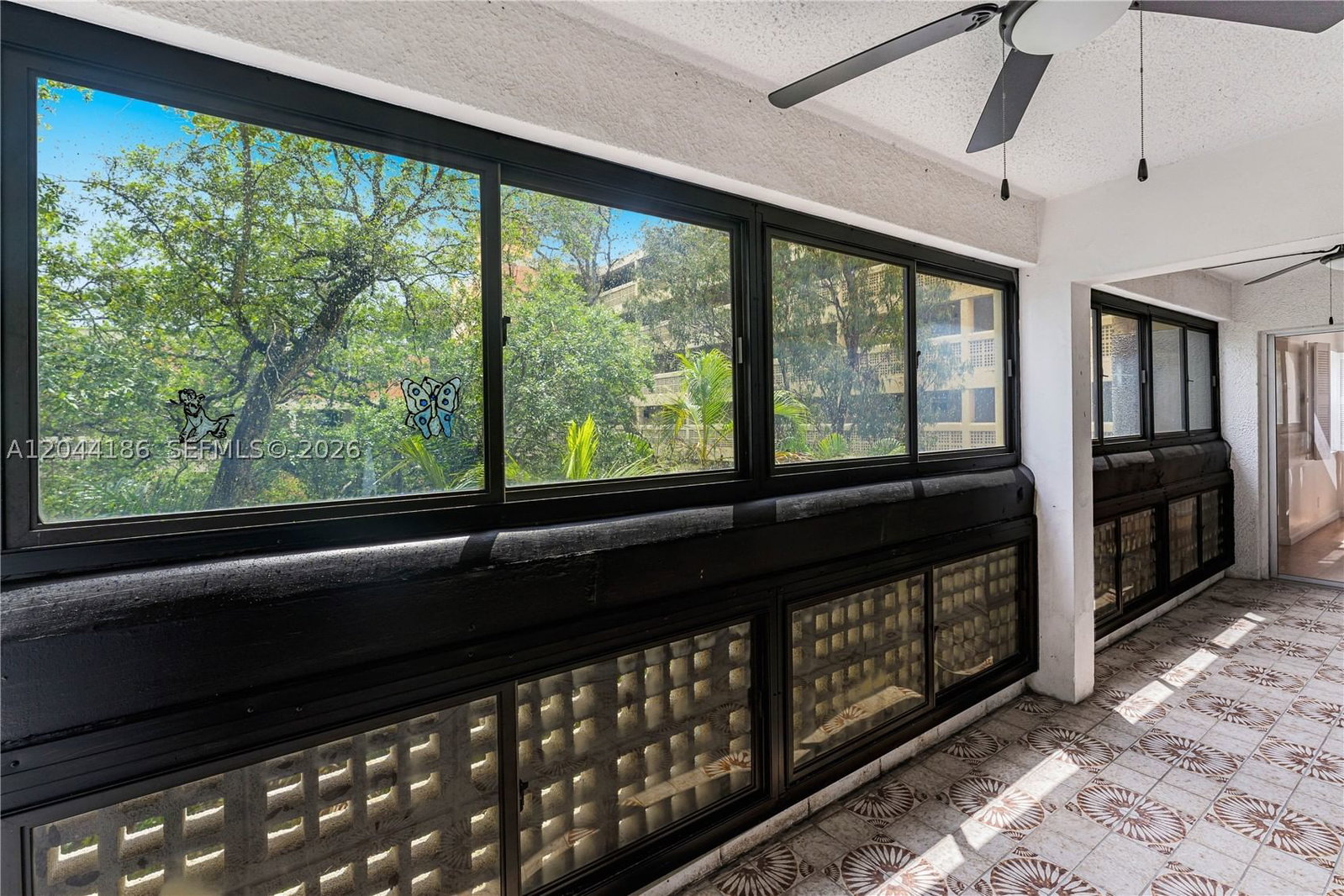 Real estate property located at 3301 Spanish Moss Ter #406, Broward, Lakes Of Inverrary Condo, Lauderhill, FL