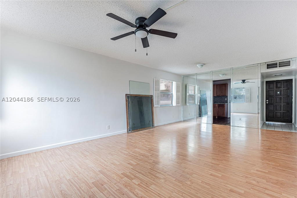 Real estate property located at 3301 Spanish Moss Ter #406, Broward, Lakes Of Inverrary Condo, Lauderhill, FL