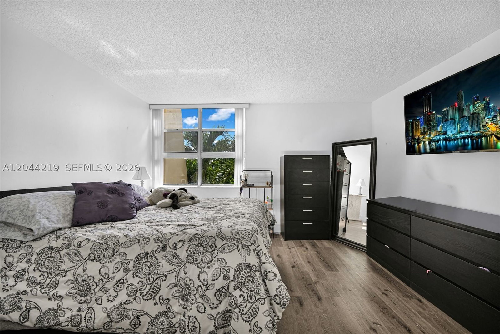 Real estate property located at 942 199th St #4E, Miami-dade, Lake Park Condo No 1 - Bl, Miami, FL