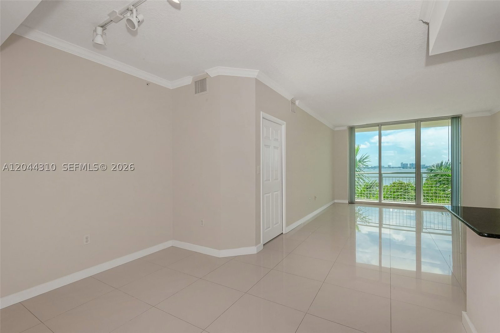 Real estate property located at 2000 Bayshore Dr #516, Miami-dade, Cite Condo, Miami, FL