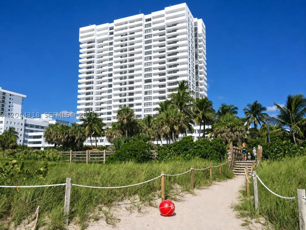 Real estate property located at 2555 Collins Ave #2006, Miami-dade, Club Atlantis Condo, Miami Beach, FL