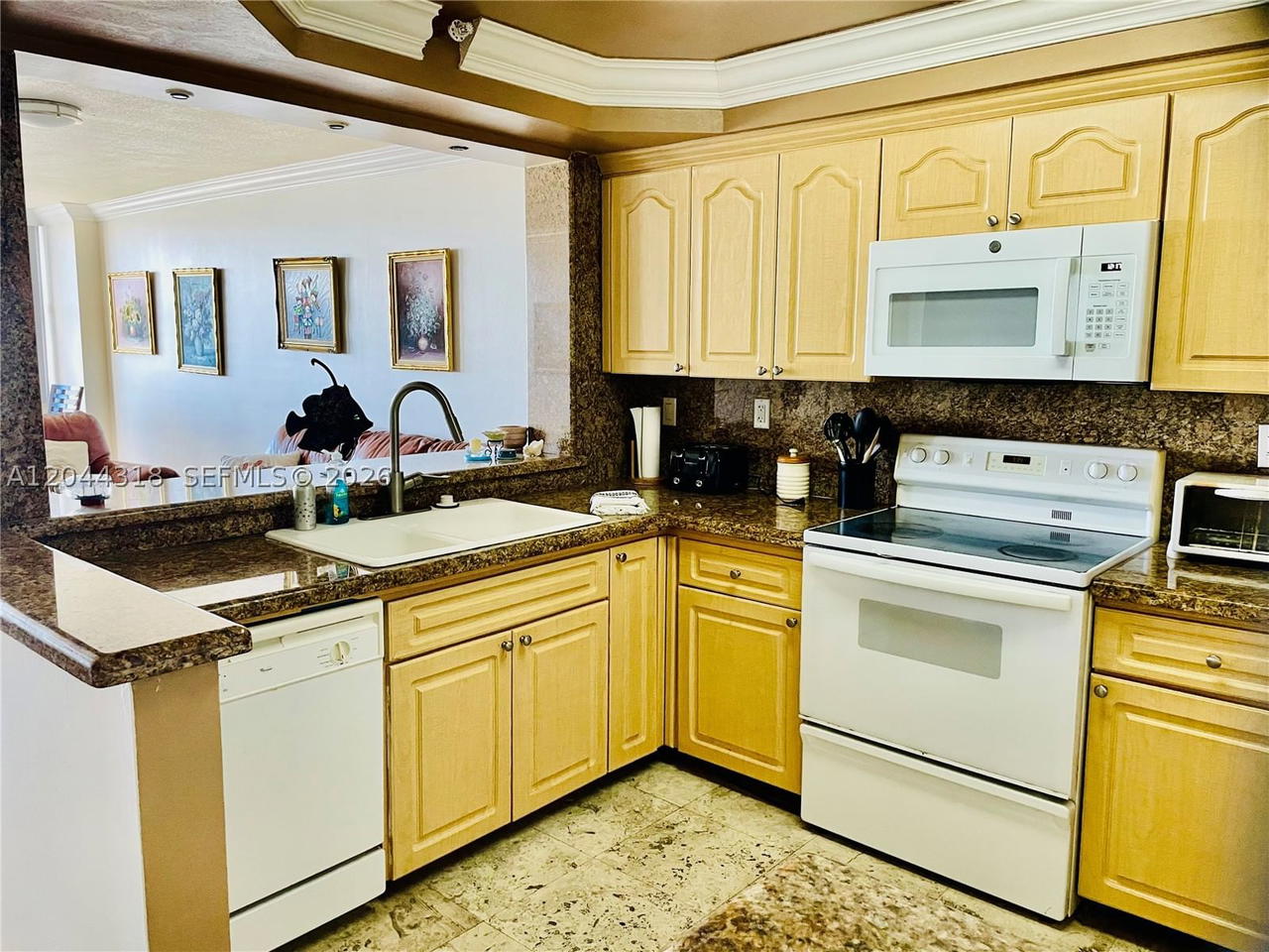Real estate property located at 2555 Collins Ave #2006, Miami-dade, Club Atlantis Condo, Miami Beach, FL