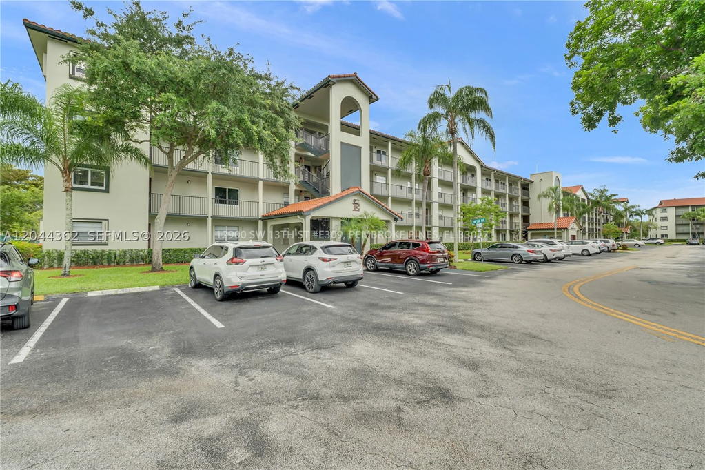 Real estate property located at 12900 13th St #309E, Broward, Hawthorne At Century Vill, Pembroke Pines, FL