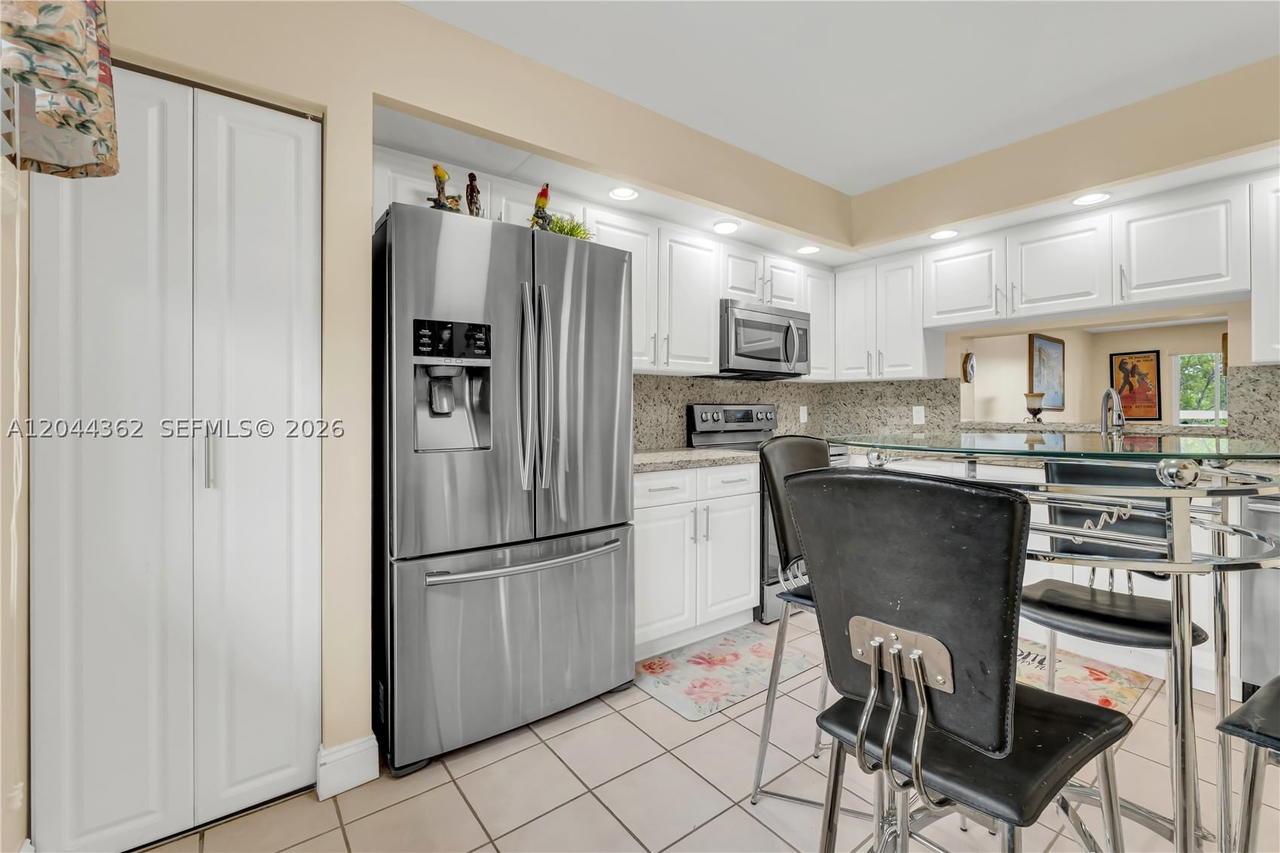 Real estate property located at 12900 13th St #309E, Broward, Hawthorne At Century Vill, Pembroke Pines, FL
