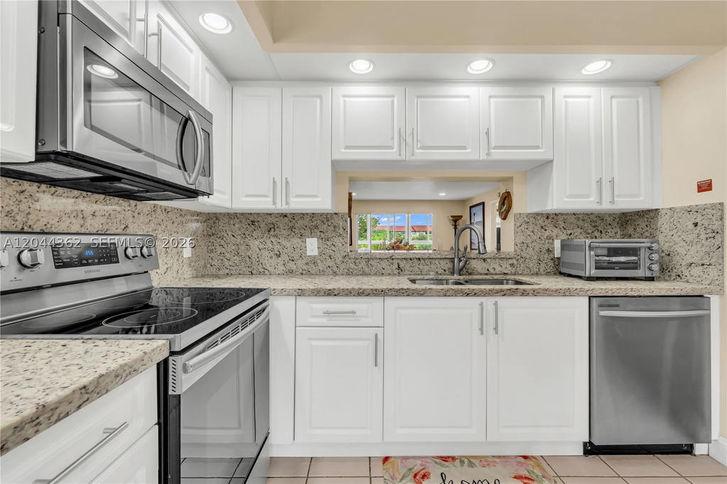 Real estate property located at 12900 13th St #309E, Broward, Hawthorne At Century Vill, Pembroke Pines, FL