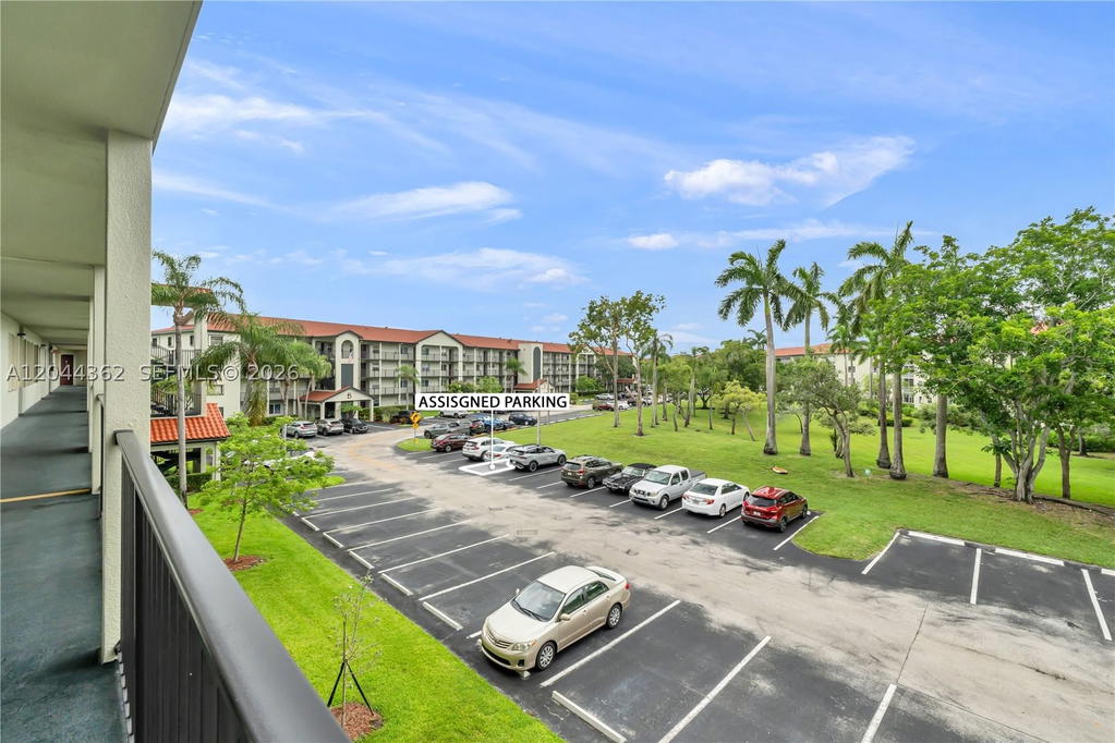 Real estate property located at 12900 13th St #309E, Broward, Hawthorne At Century Vill, Pembroke Pines, FL