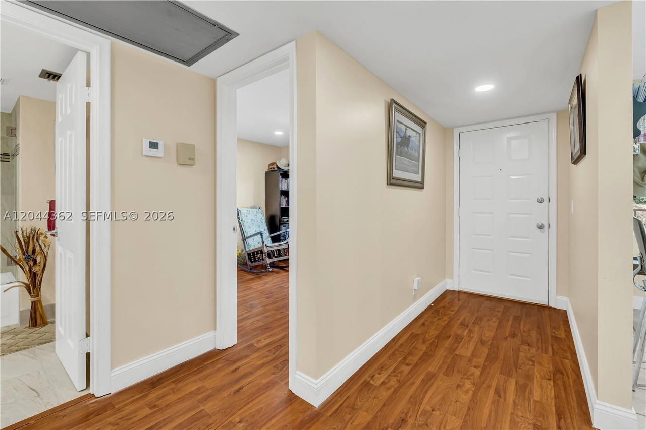Real estate property located at 12900 13th St #309E, Broward, Hawthorne At Century Vill, Pembroke Pines, FL