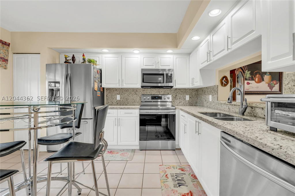 Real estate property located at 12900 13th St #309E, Broward, Hawthorne At Century Vill, Pembroke Pines, FL