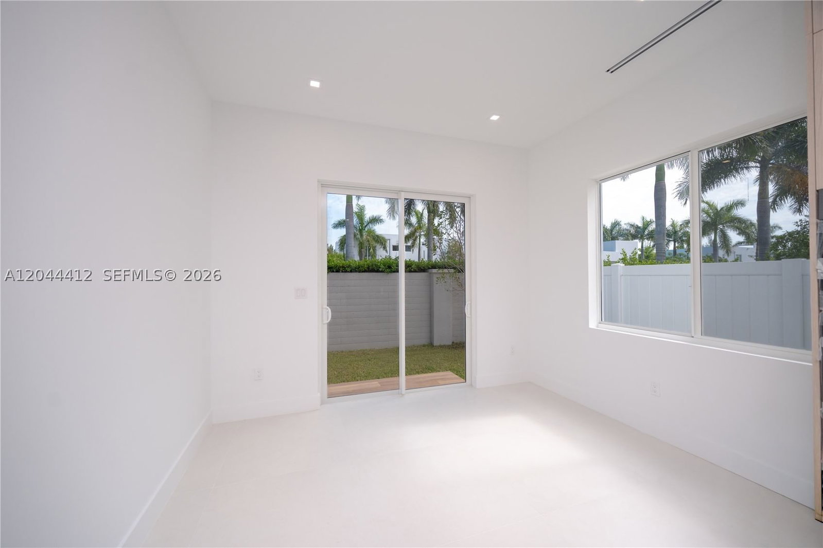 Real estate property located at 10381 67th Ter, Miami-dade, Doral Palms South, Doral, FL