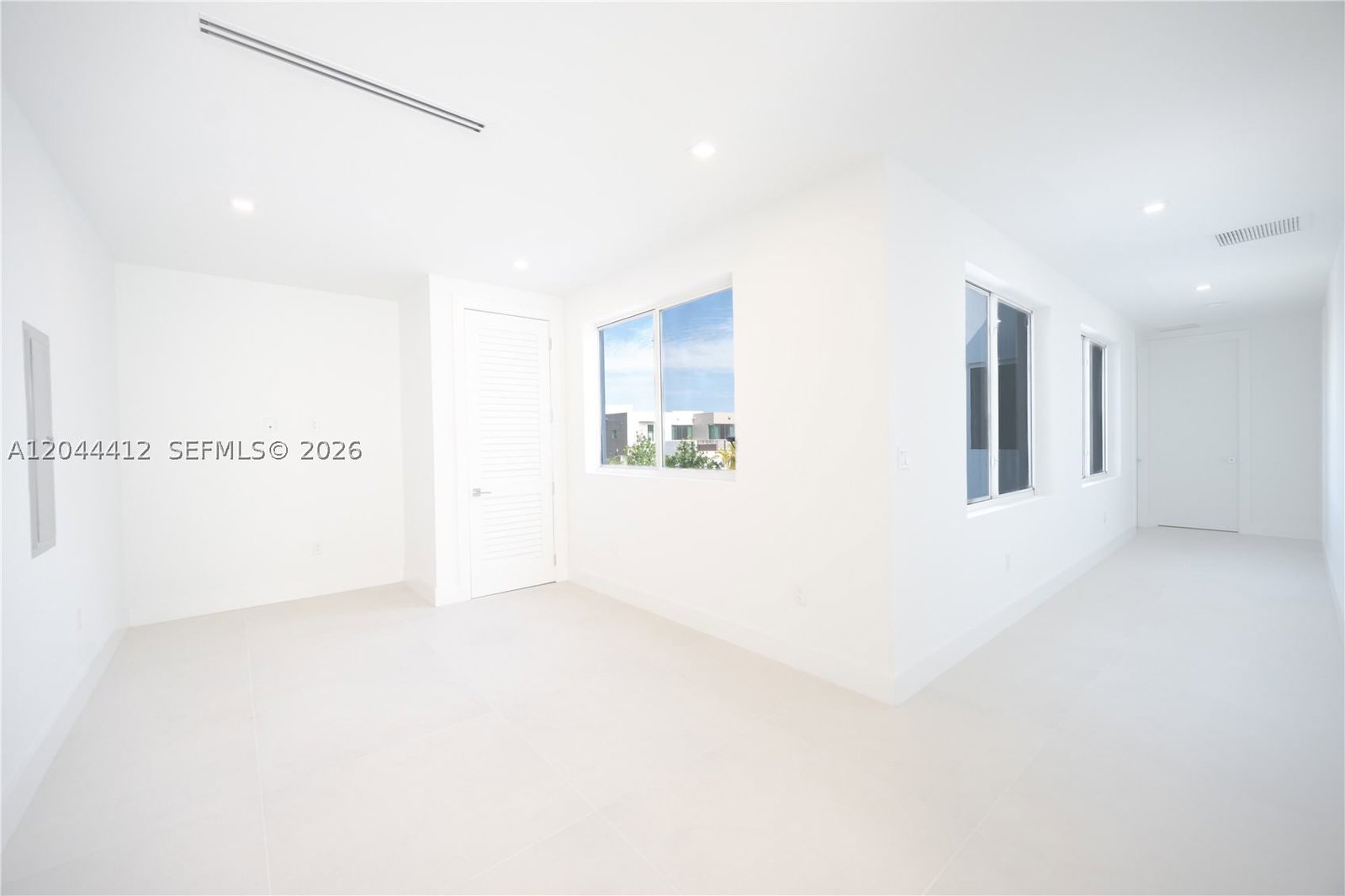 Real estate property located at 10381 67th Ter, Miami-dade, Doral Palms South, Doral, FL