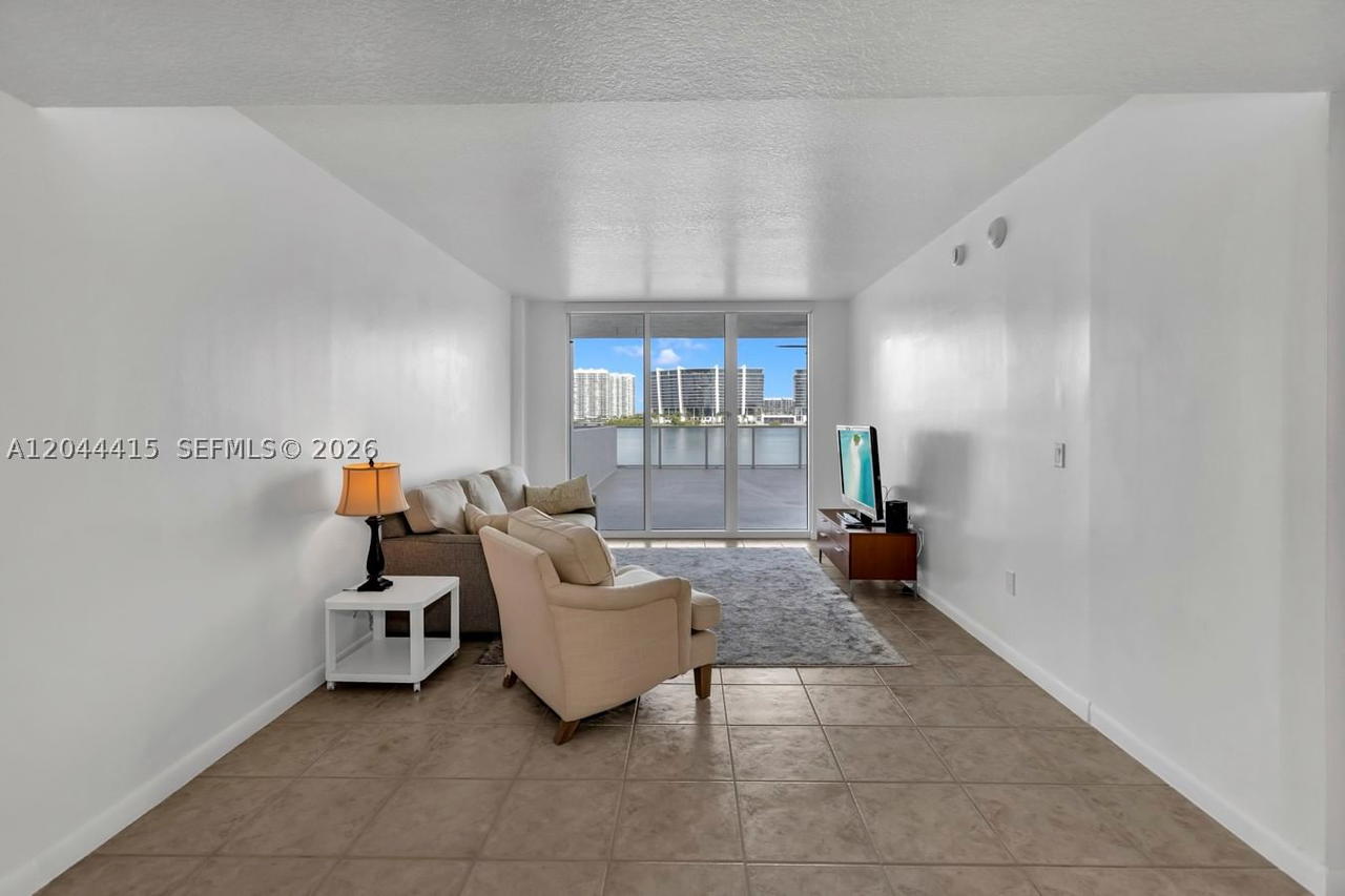 Real estate property located at 18100 Bay Rd #304, Miami-dade, Marina Bay Club Condo Hot, Sunny Isles Beach, FL