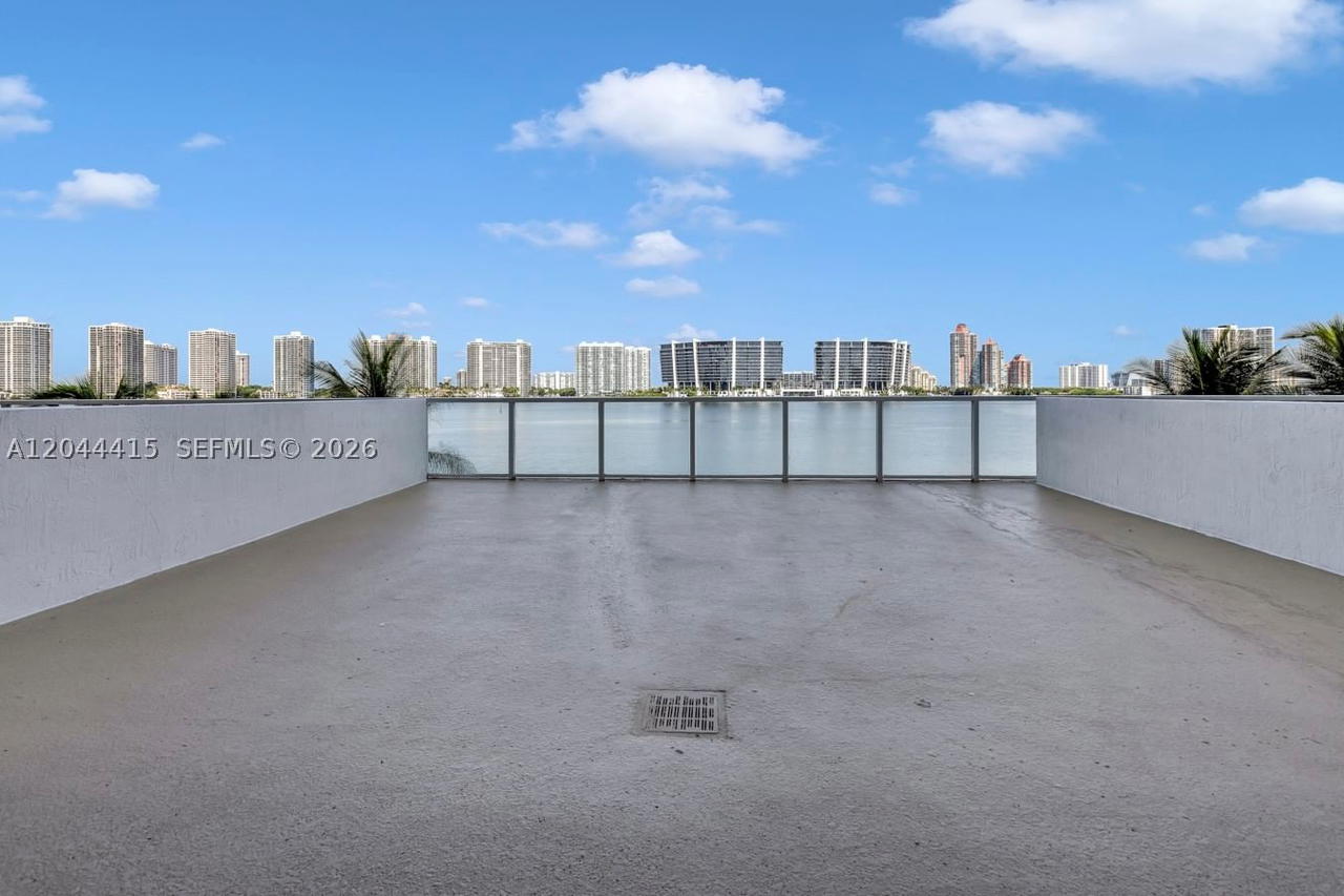 Real estate property located at 18100 Bay Rd #304, Miami-dade, Marina Bay Club Condo Hot, Sunny Isles Beach, FL