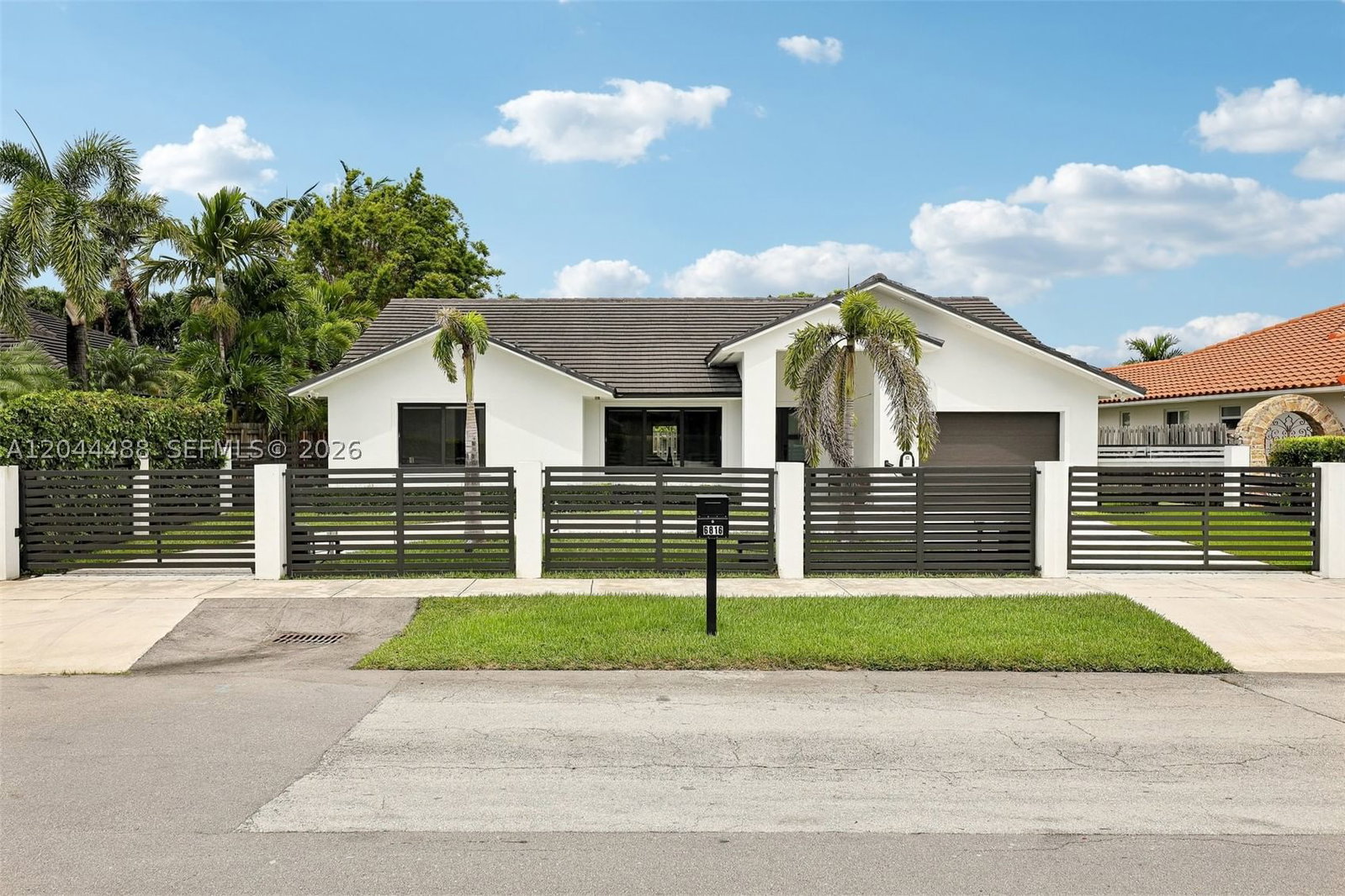 Real estate property located at 6816 89th Ct, Miami-dade, Bismark Sub, Miami, FL