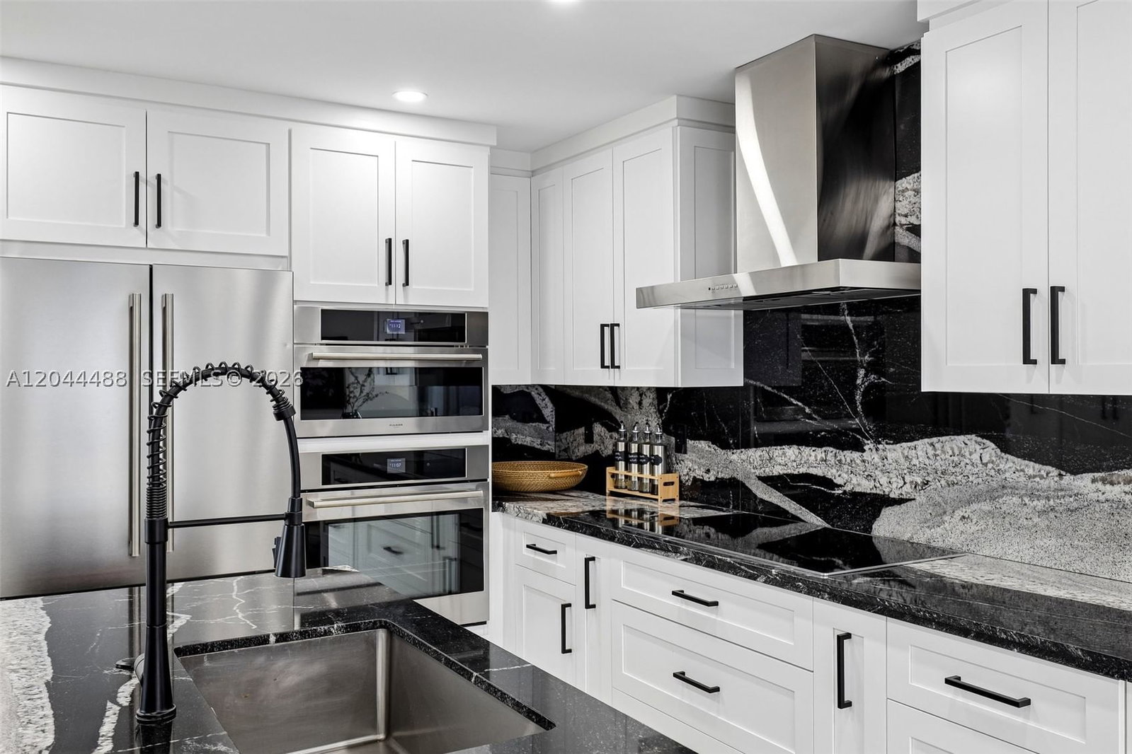 Real estate property located at 6816 89th Ct, Miami-dade, Bismark Sub, Miami, FL
