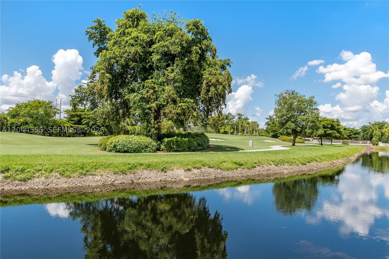 Real estate property located at 5132 106th Ave, Miami-dade, Doral Glen T-17816, Doral, FL
