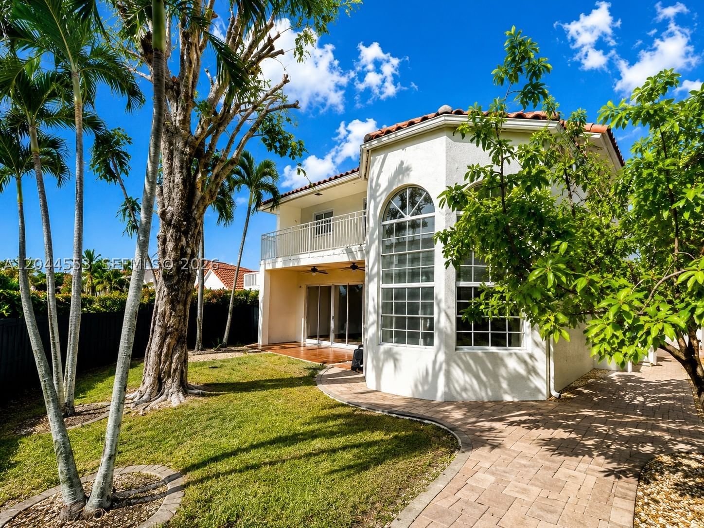 Real estate property located at 5132 106th Ave, Miami-dade, Doral Glen T-17816, Doral, FL