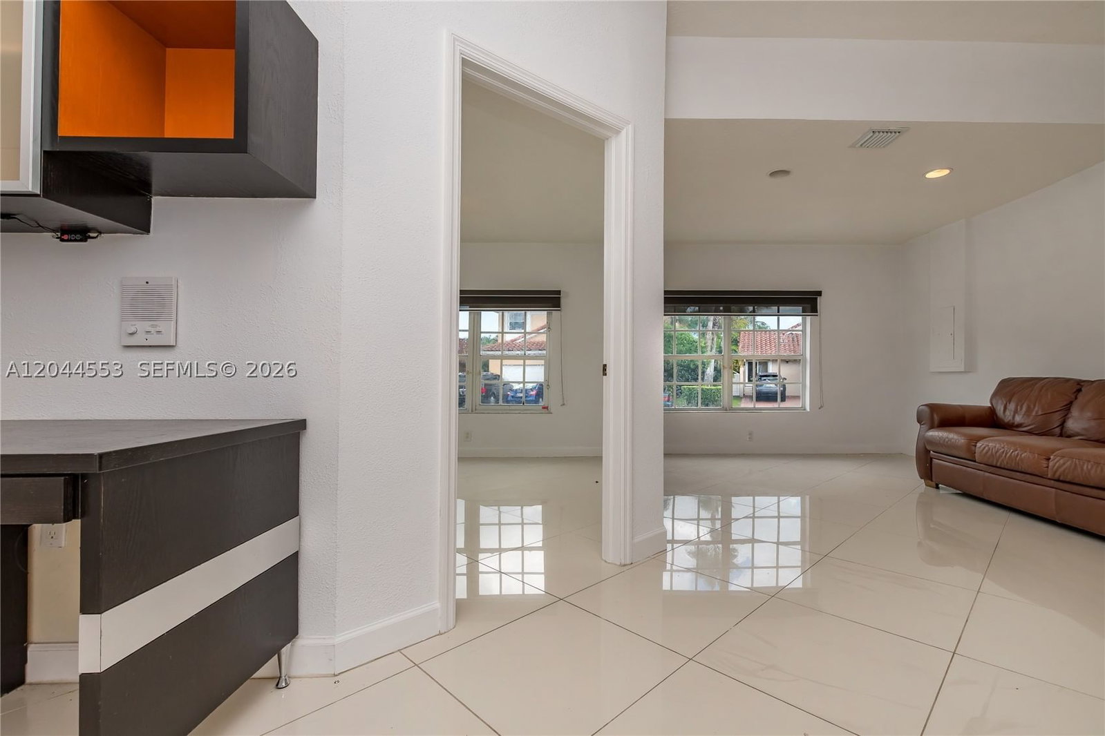 Real estate property located at 5132 106th Ave, Miami-dade, Doral Glen T-17816, Doral, FL