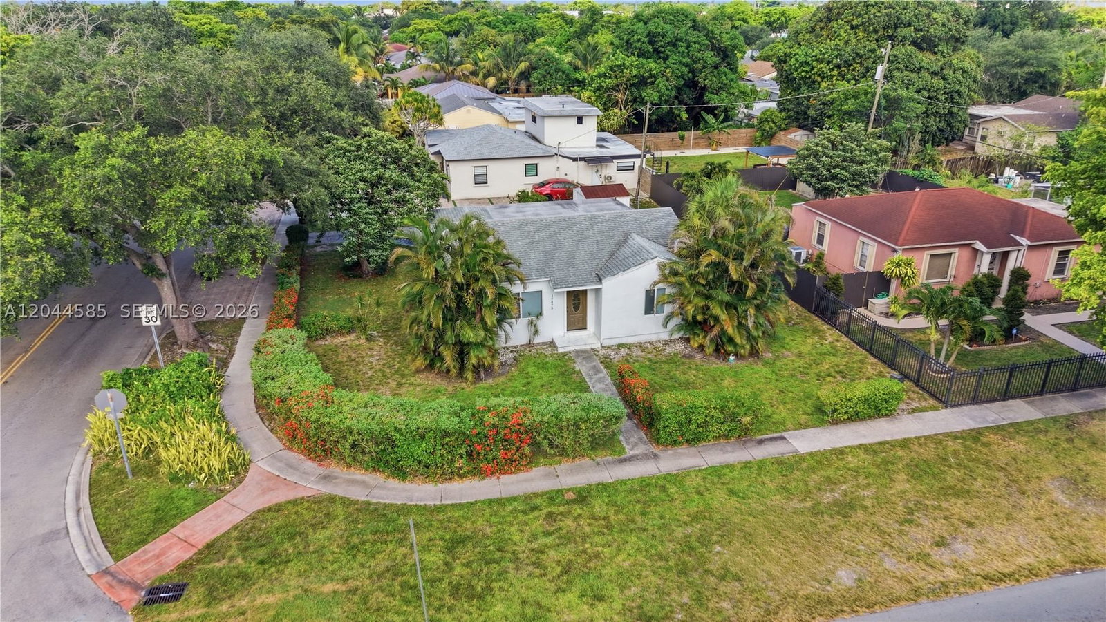 Real estate property located at 12475 10th Ave, Miami-dade, North Shore Heights, North Miami, FL