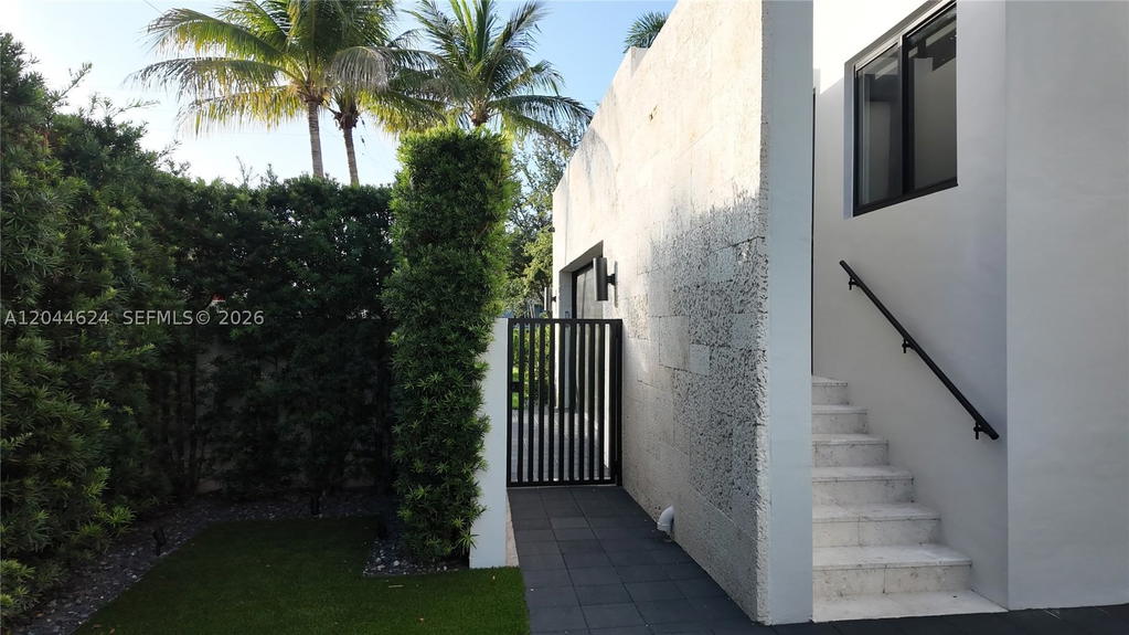 Real estate property located at 570 Shore Dr, Miami-dade, Normandy Golf Course, Miami Beach, FL