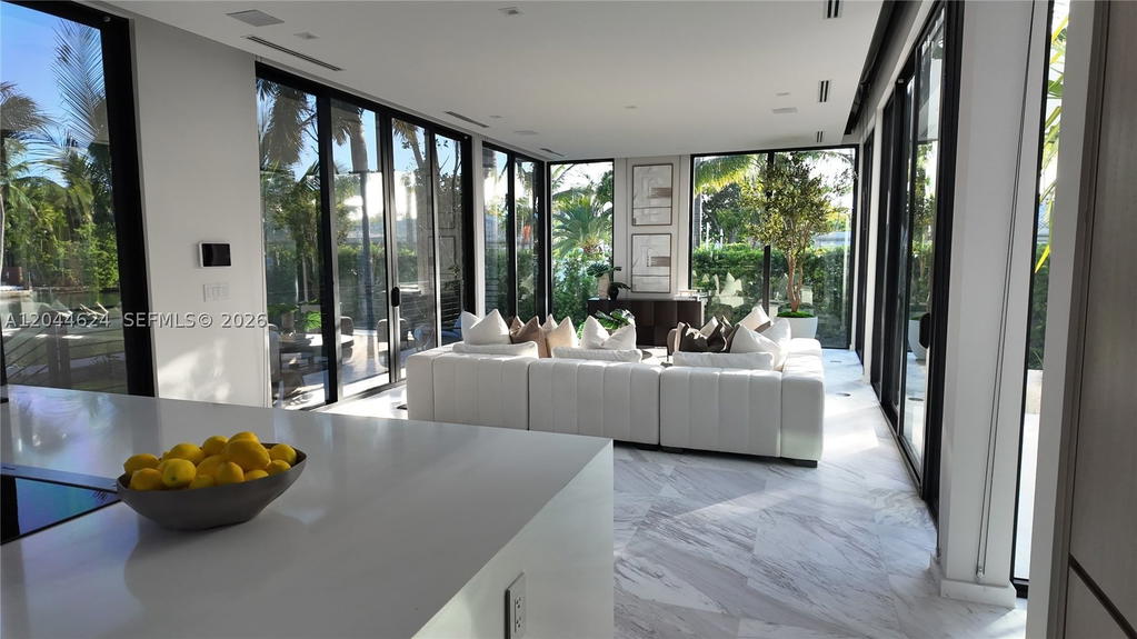 Real estate property located at 570 Shore Dr, Miami-dade, Normandy Golf Course, Miami Beach, FL