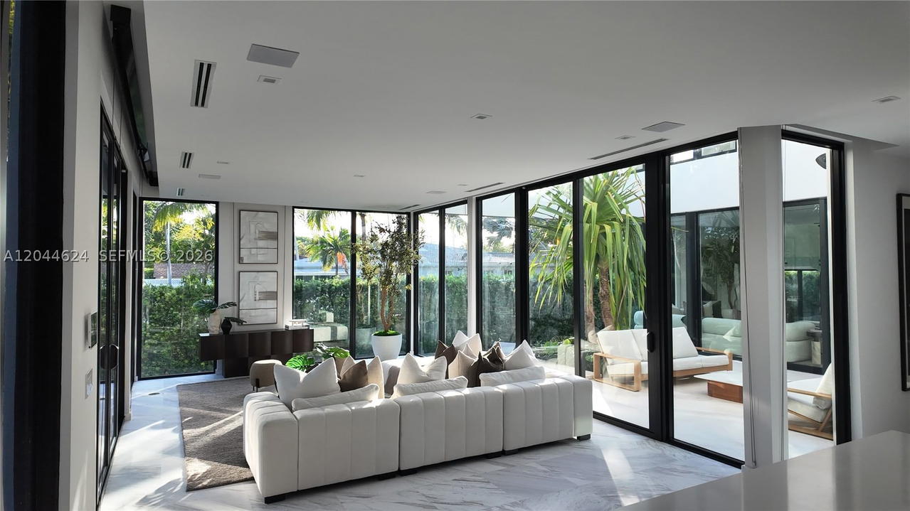 Real estate property located at 570 Shore Dr, Miami-dade, Normandy Golf Course, Miami Beach, FL