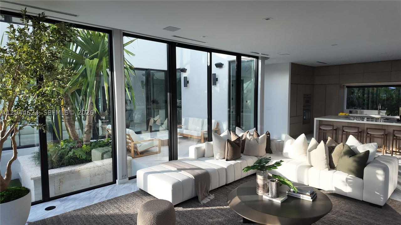 Real estate property located at 570 Shore Dr, Miami-dade, Normandy Golf Course, Miami Beach, FL