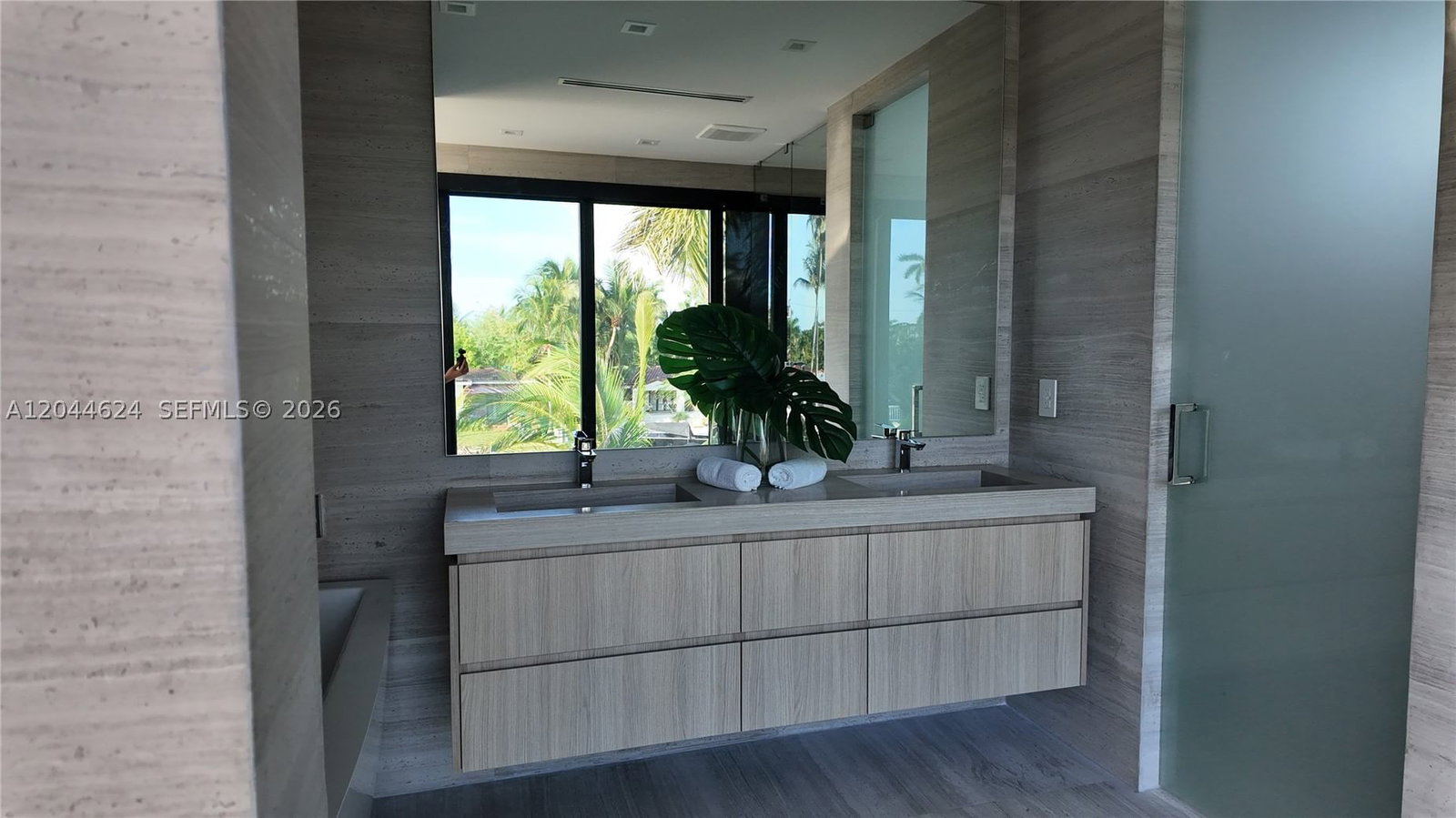 Real estate property located at 570 Shore Dr, Miami-dade, Normandy Golf Course, Miami Beach, FL