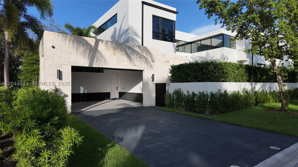 Real estate property located at 570 Shore Dr, Miami-dade, Normandy Golf Course, Miami Beach, FL