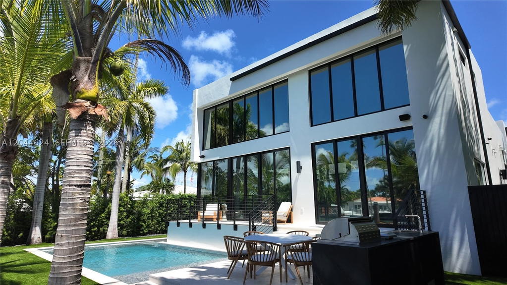 Real estate property located at 570 Shore Dr, Miami-dade, Normandy Golf Course, Miami Beach, FL