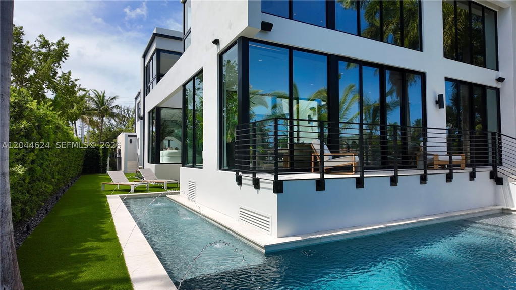 Real estate property located at 570 Shore Dr, Miami-dade, Normandy Golf Course, Miami Beach, FL