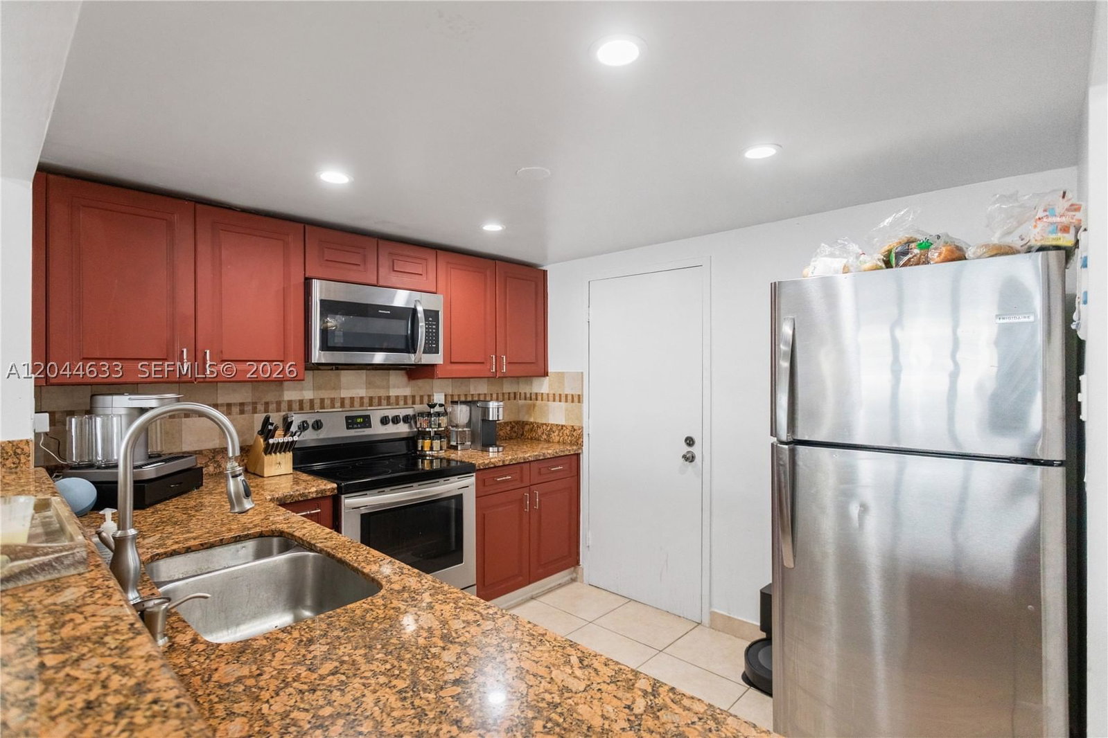 Real estate property located at 3725 Ocean Dr #1117, Broward, Sea Air Towers Condo, Hollywood, FL