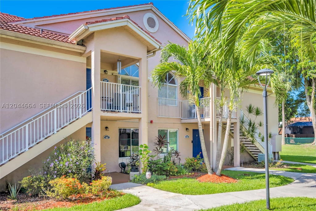 Real estate property located at 10610 158th Ct #107, Miami-dade, Royal Palm Place, Miami, FL