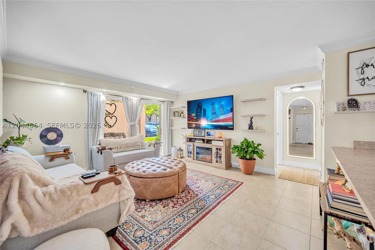 Real estate property located at 10610 158th Ct #107, Miami-dade, Royal Palm Place, Miami, FL