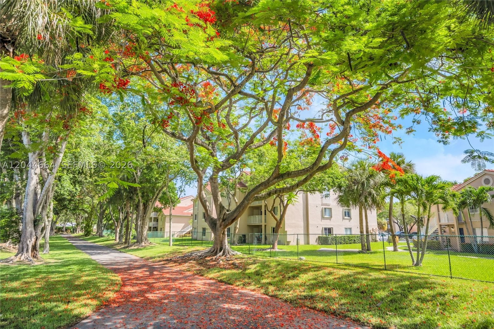 Real estate property located at 10610 158th Ct #107, Miami-dade, Royal Palm Place, Miami, FL