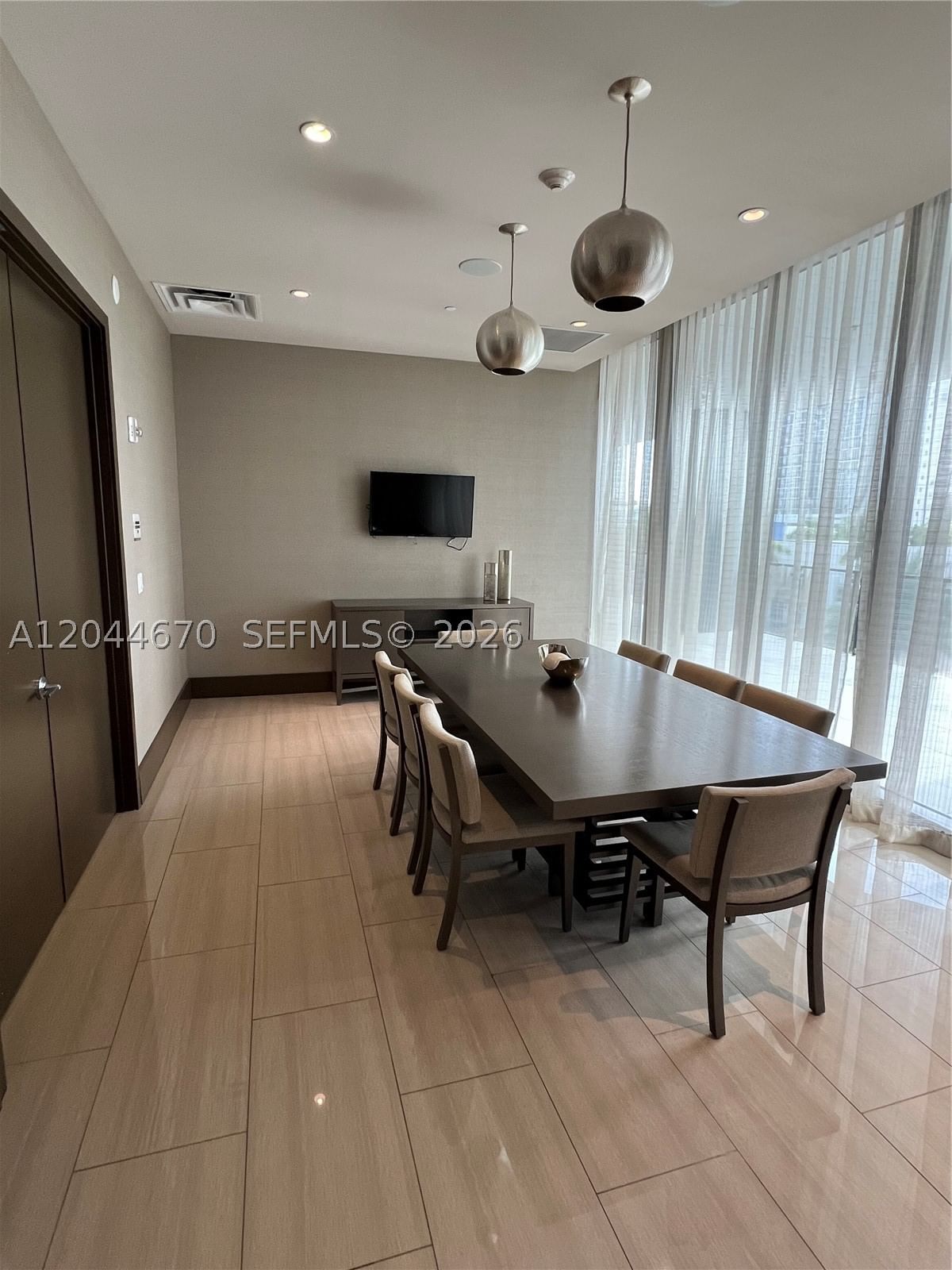Real estate property located at 5252 85th Ave #1707, Miami-dade, 5252 Paseo Condo, Doral, FL
