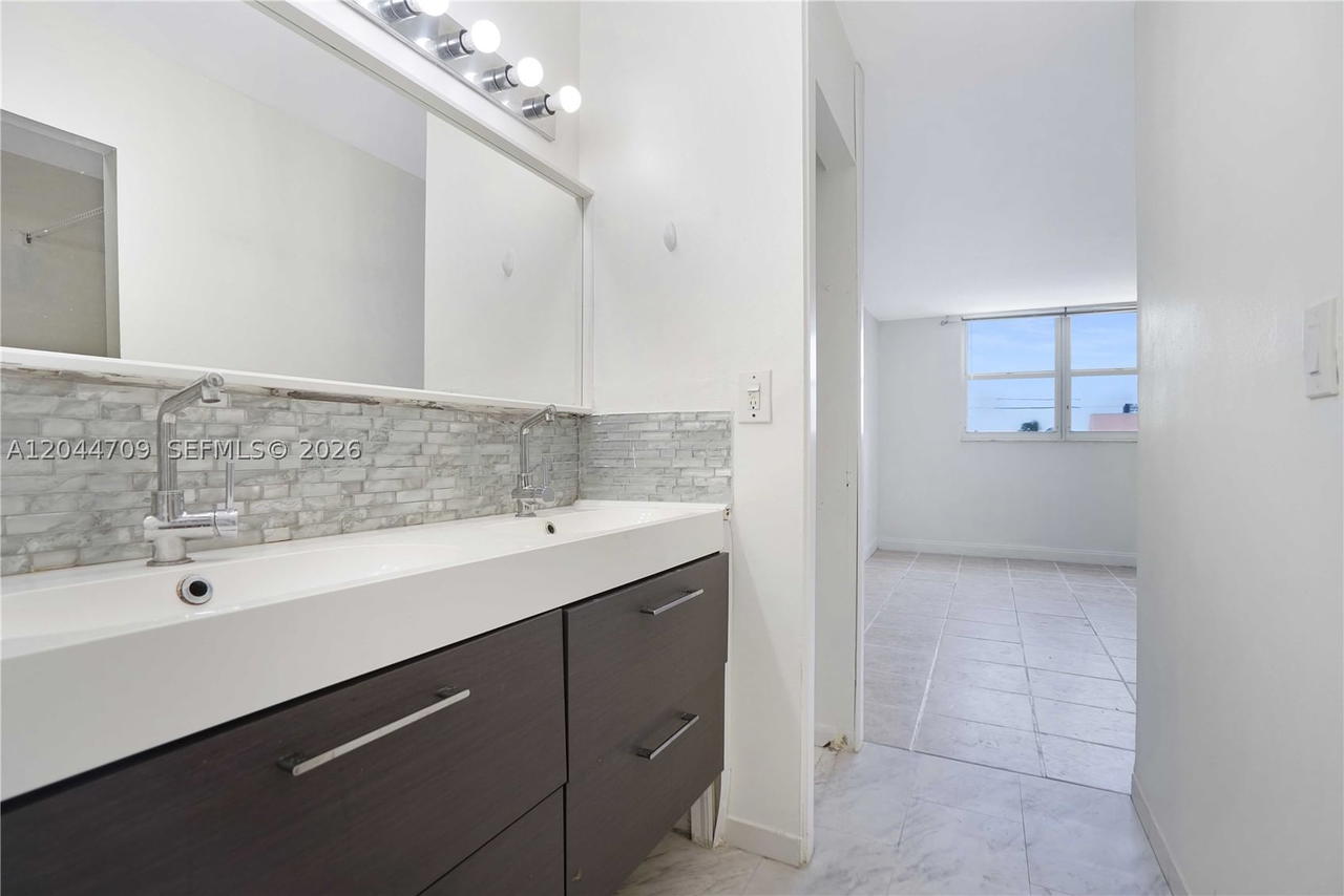 Real estate property located at 6900 Bay Dr #3H, Miami-dade, Stanton House Condo, Miami Beach, FL