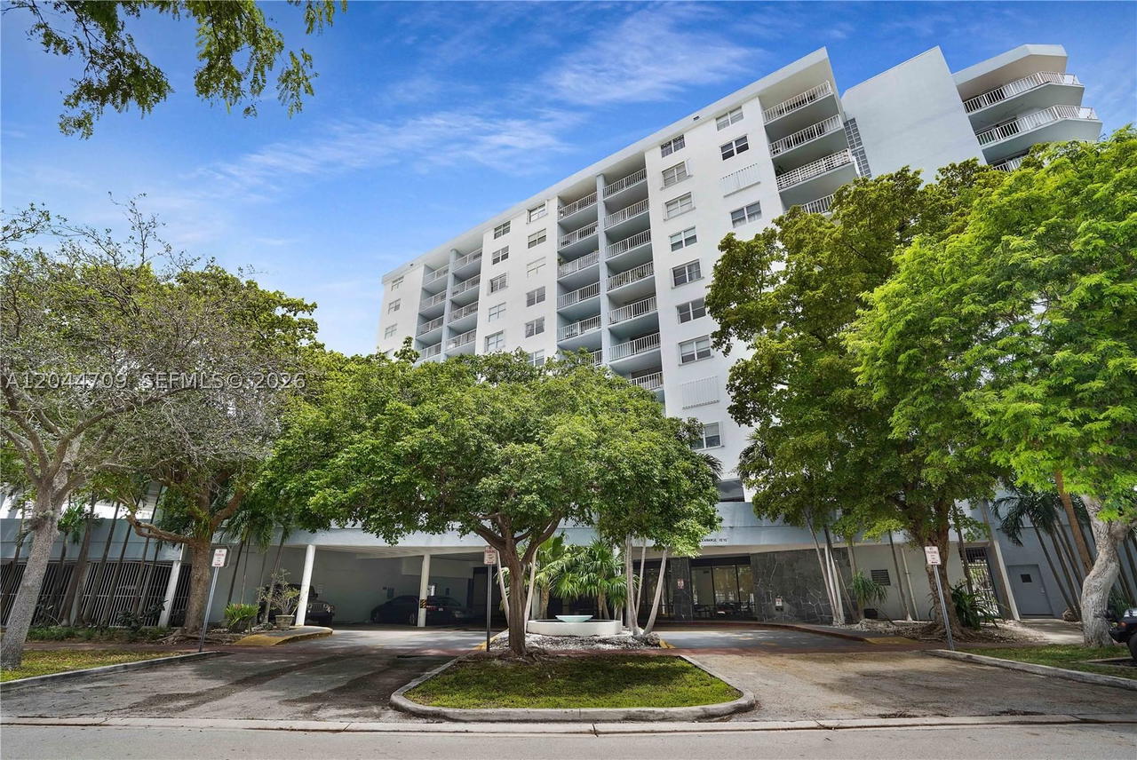 Real estate property located at 6900 Bay Dr #3H, Miami-dade, Stanton House Condo, Miami Beach, FL